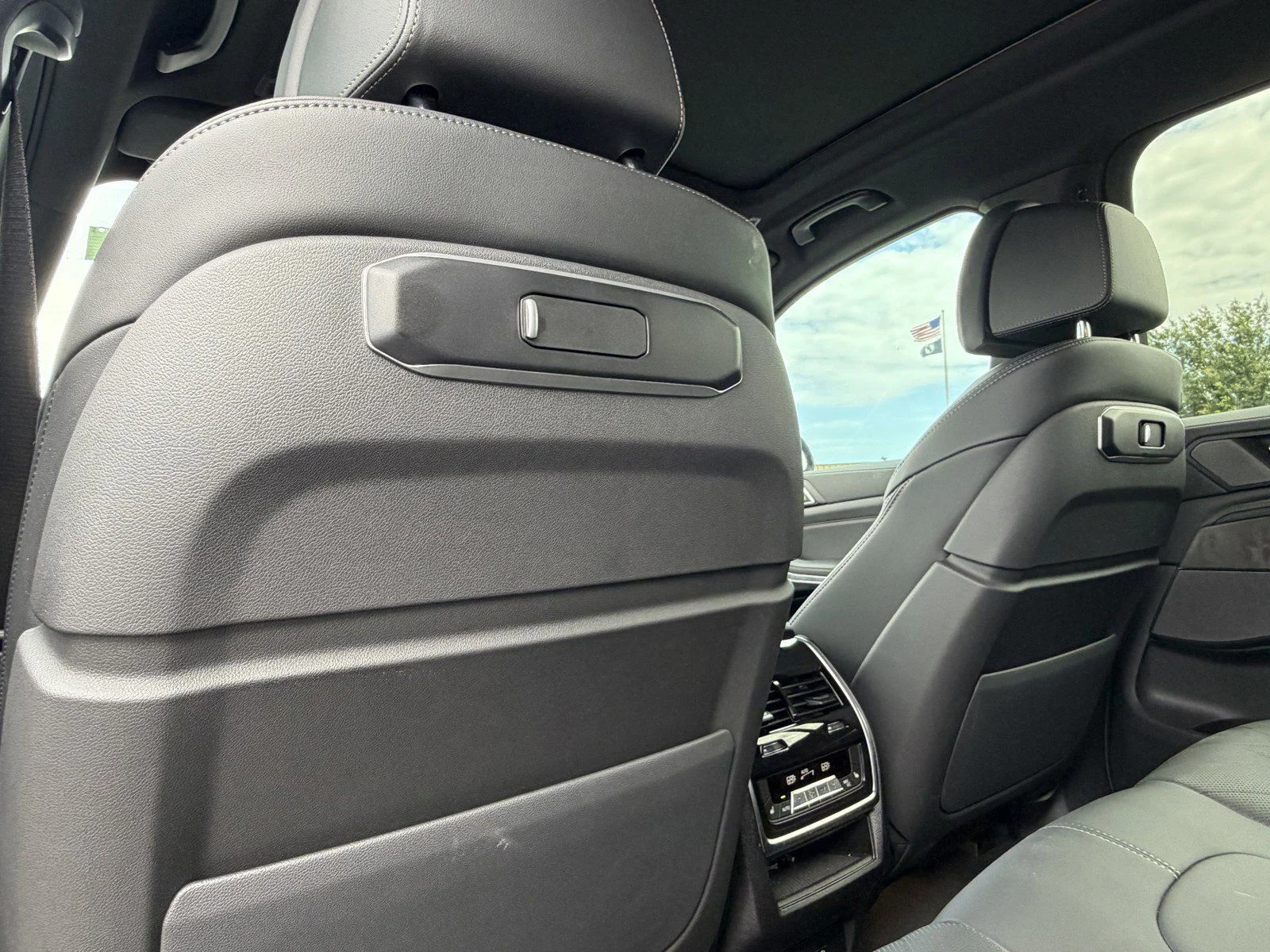 New 2026 Black Sapphire Metallic BMW sDrive40i image 20