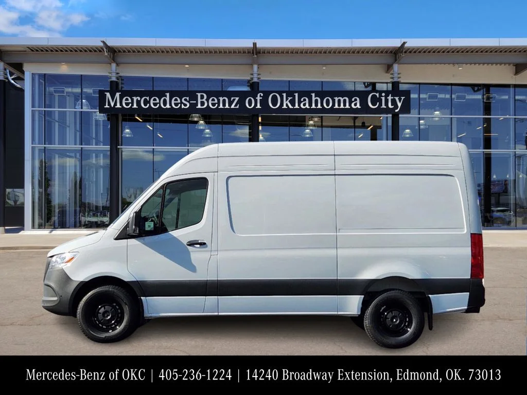 Used 2025 White Mercedes-Benz Cargo 144 WB image 3