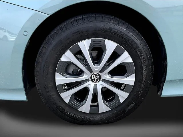 Used 2019 Beige Toyota XLE image 38