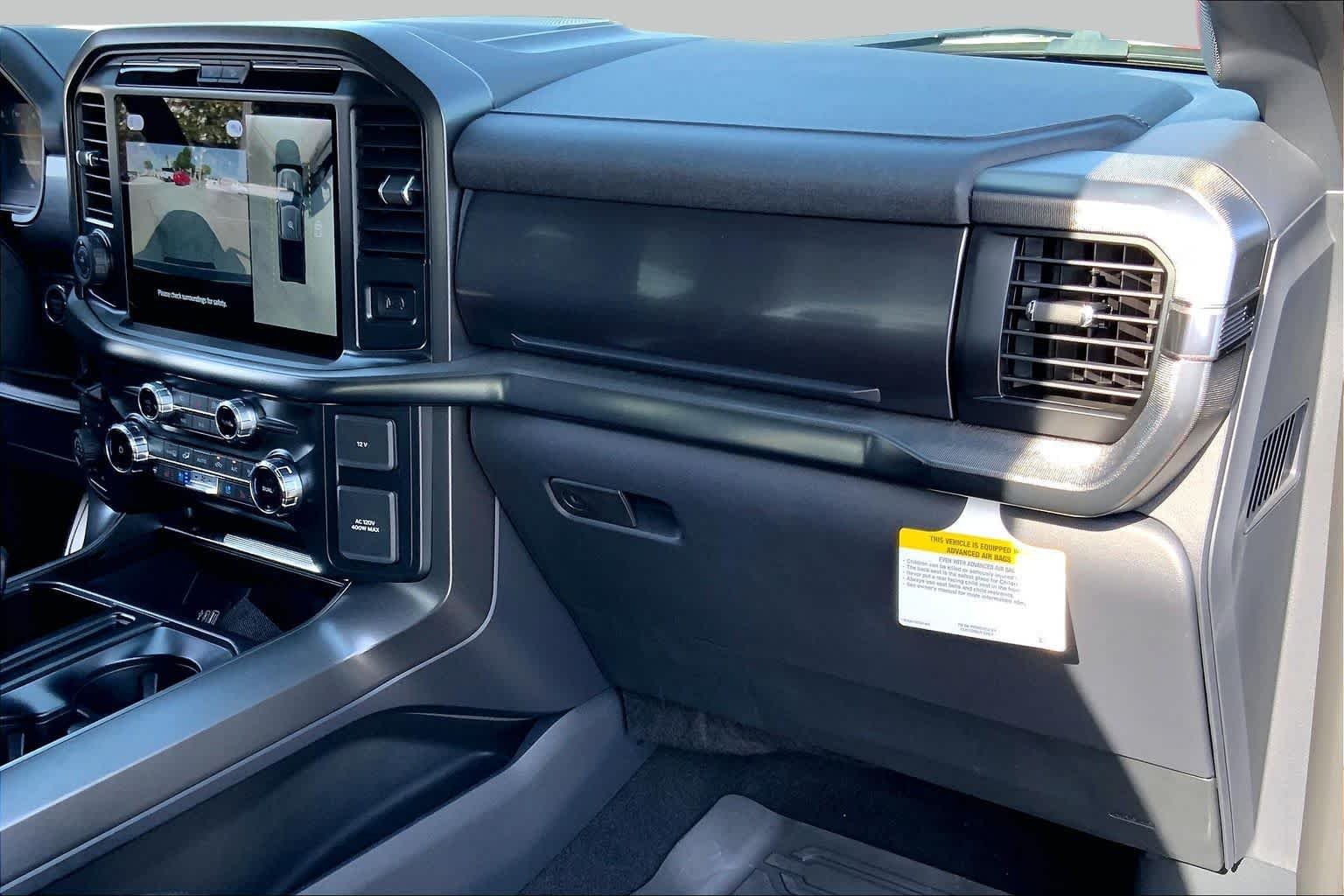 Used 2025 Agate Black Metallic Ford LARIAT image 33