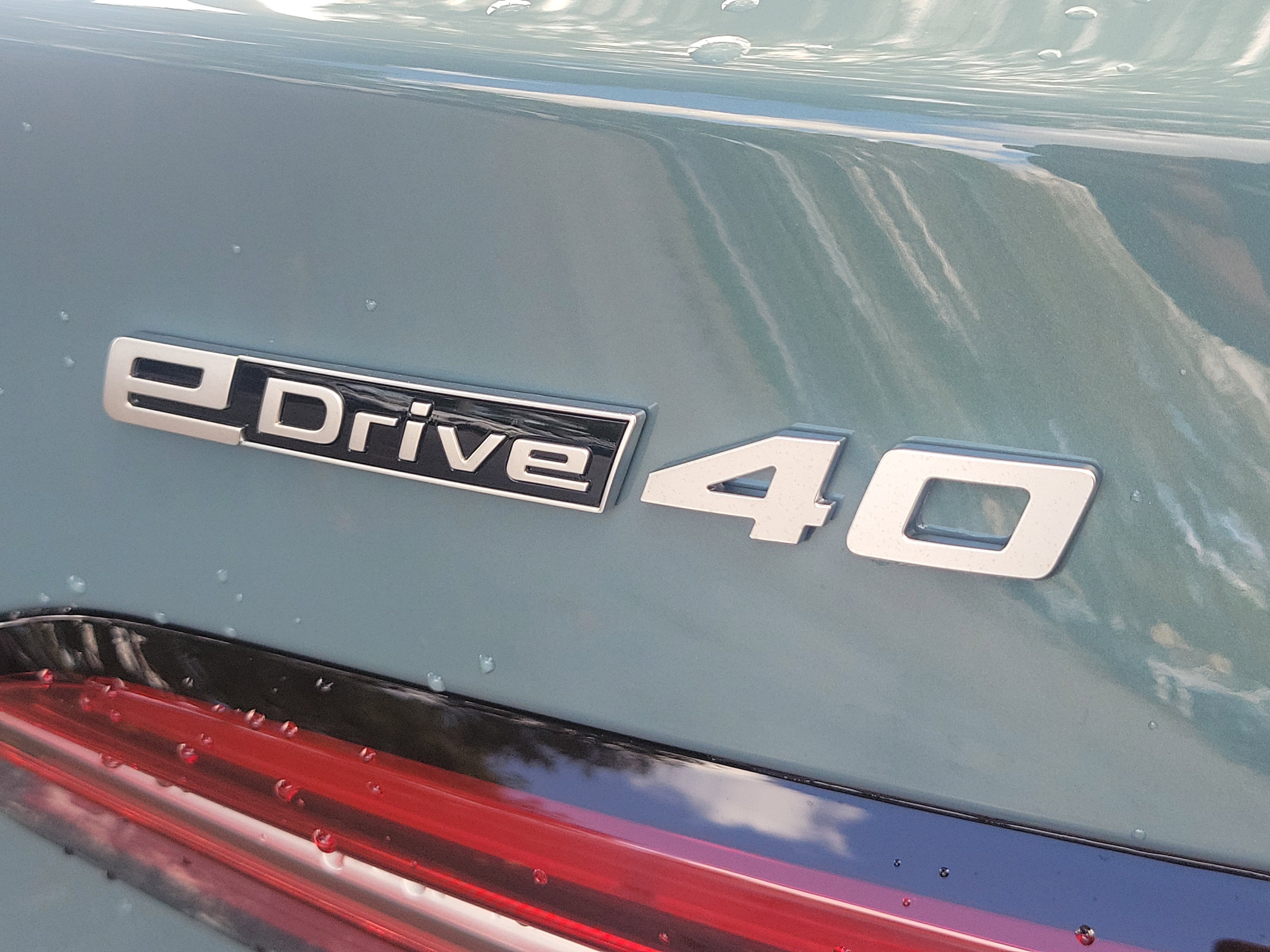 New 2026 Cape York Green Metallic BMW eDrive40 image 5