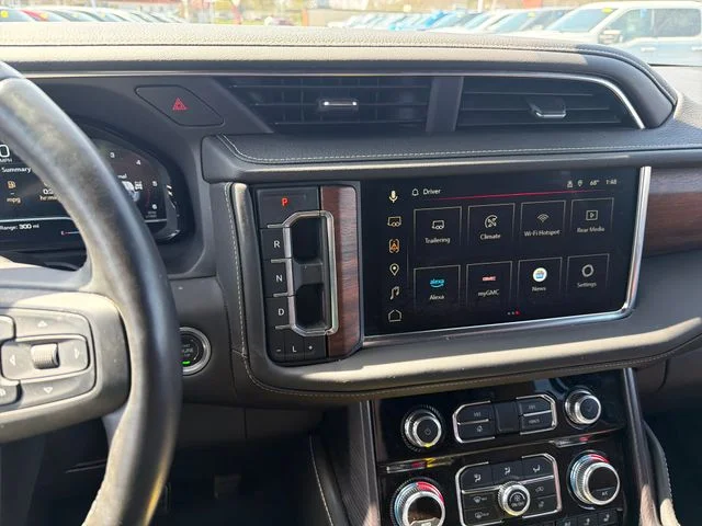 Used 2024 White Frost Tricoat GMC Denali Ultimate image 21