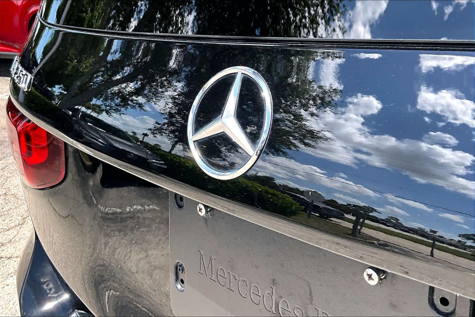 Used 2023 Night Black Mercedes-Benz GLB 250 image 31
