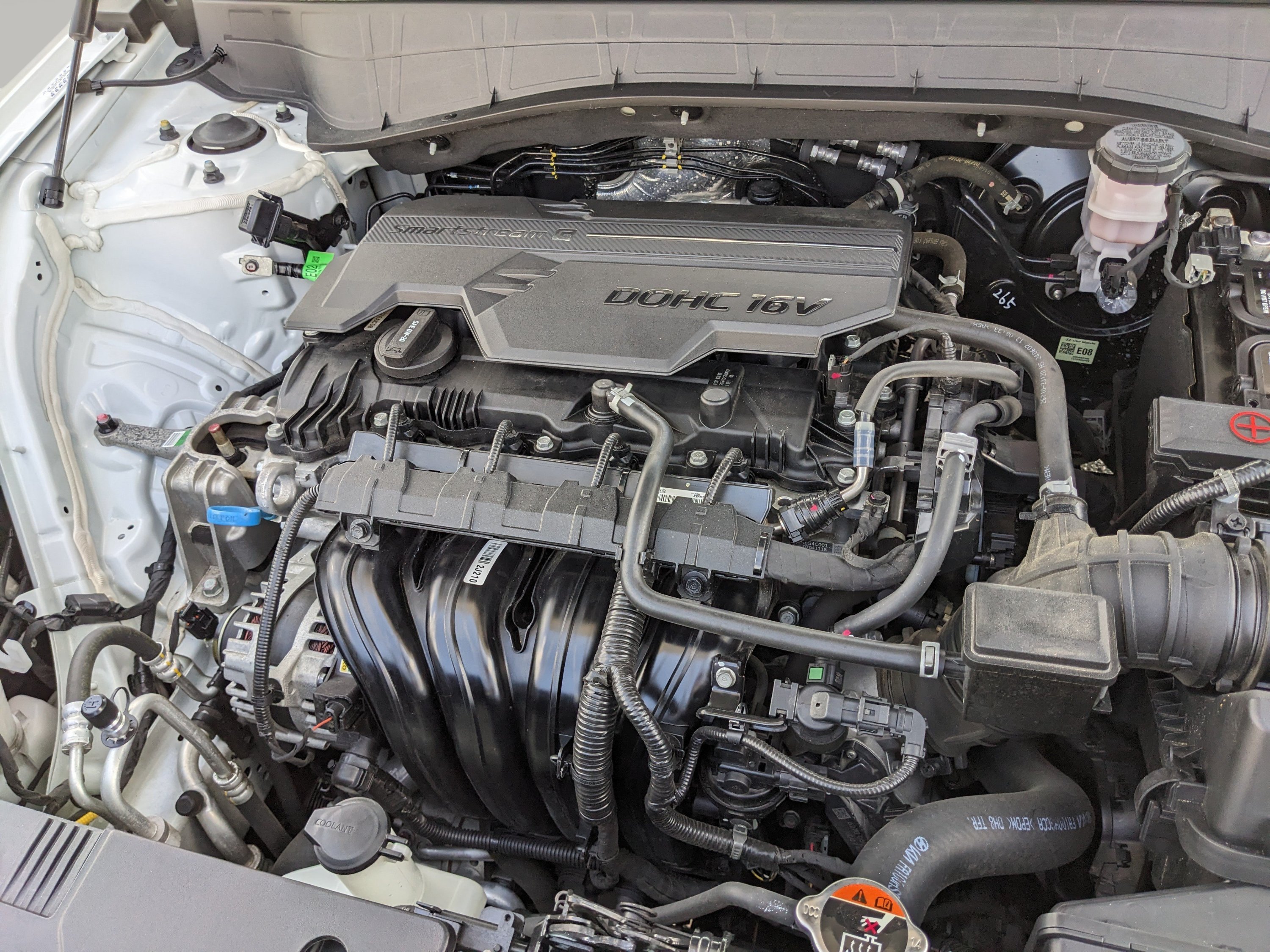 Used 2025 Atlas White Hyundai SEL image 8