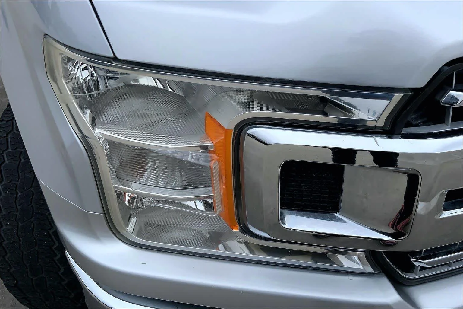 Used 2019 Ingot Silver/Magnetic Ford XLT image 26