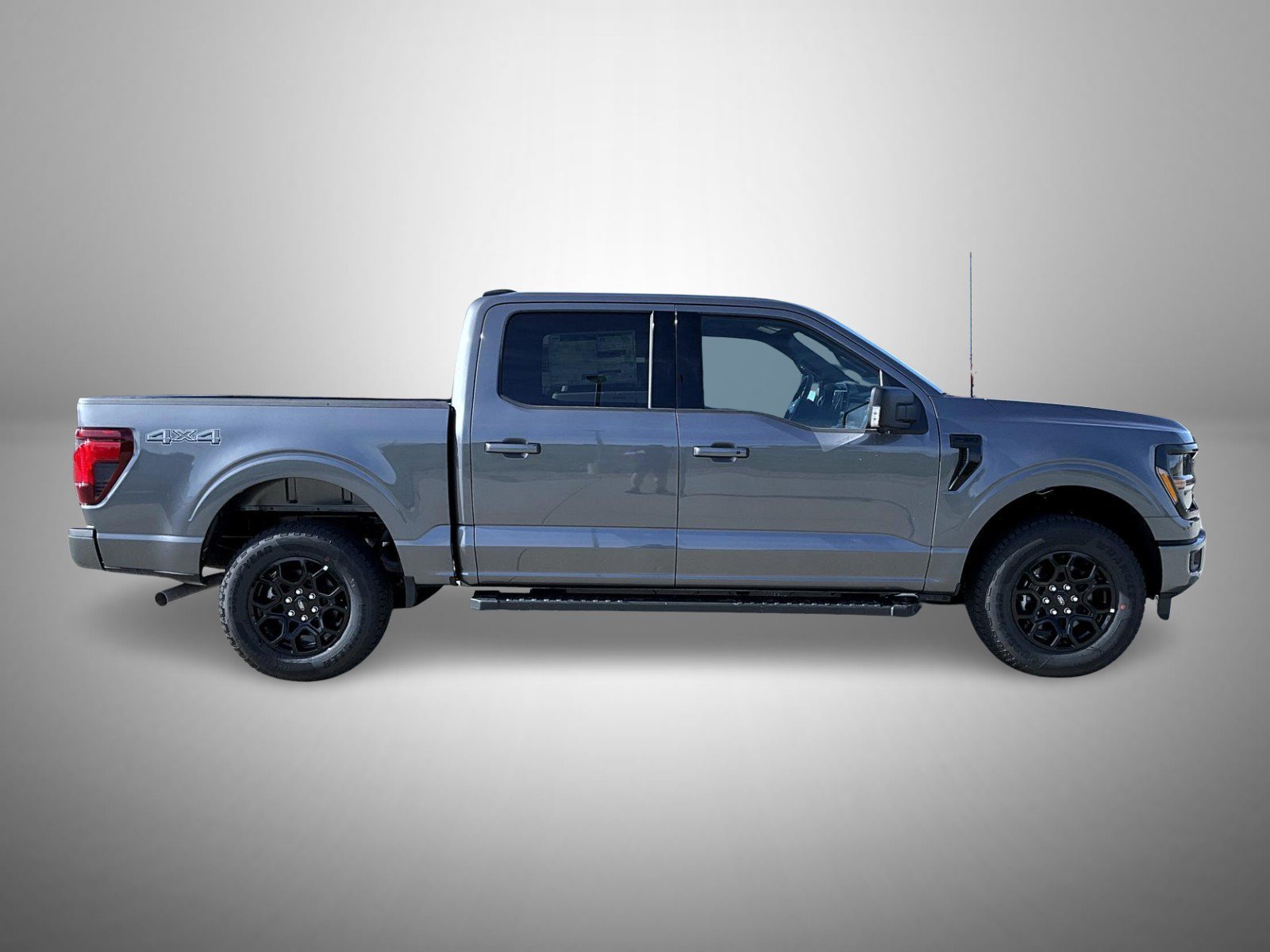 New 2026 Carbonized Gray Metallic Ford XLT image 4
