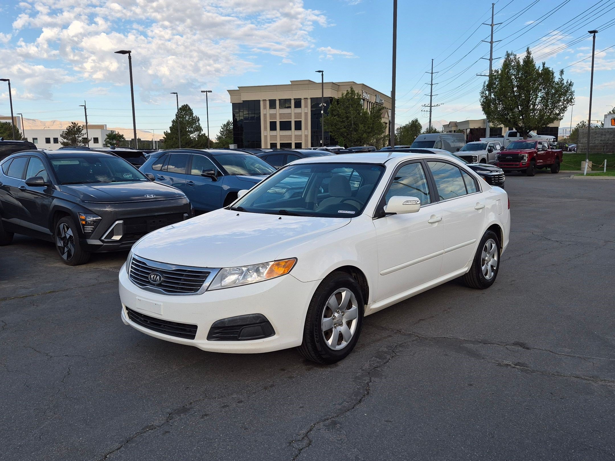 Used 2010 White Kia LX image 8