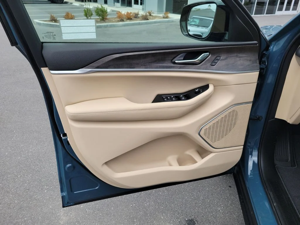 New 2026 Steel Blue Exterior Paint Jeep Limited image 6
