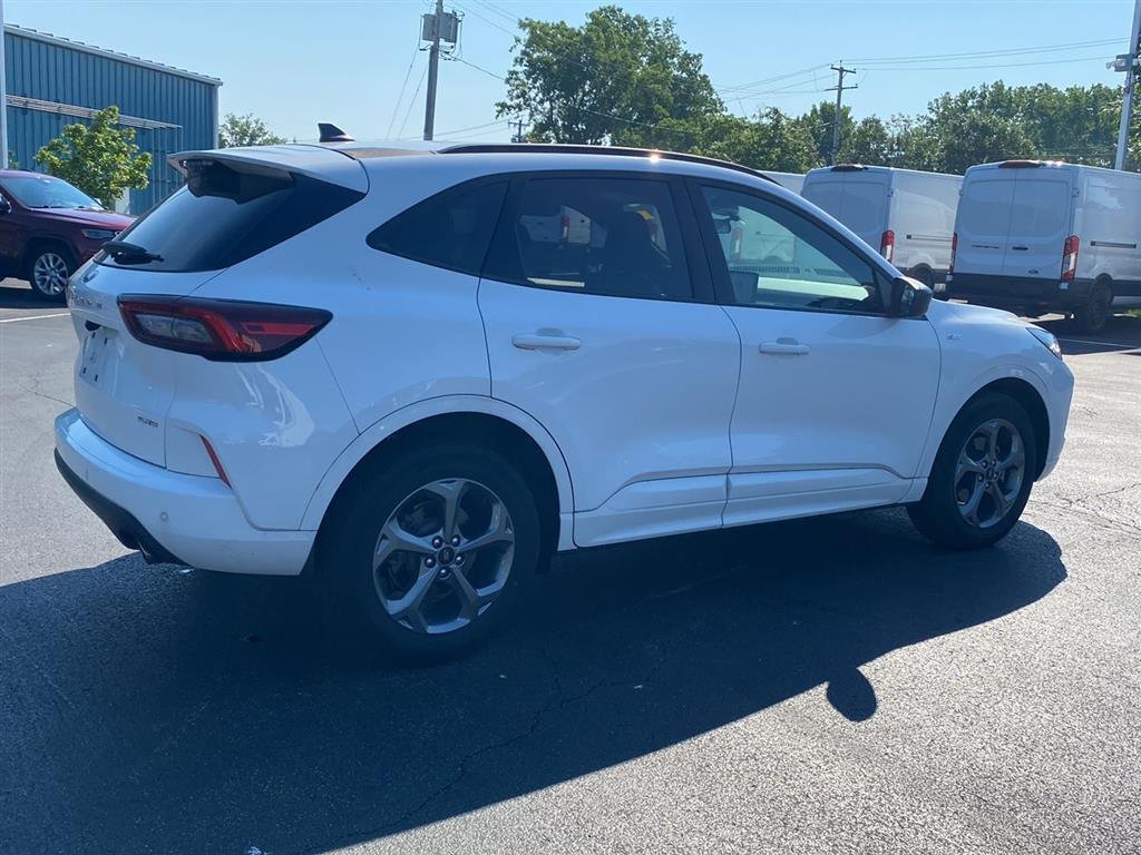 Used 2023 Oxford White Ford ST-Line image 10