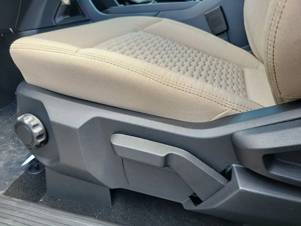 New 2026 Marsh Gray Ford XLT image 12