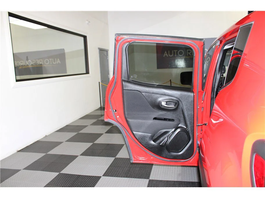 2020 Jeep Renegade Jeepster - Photo 13