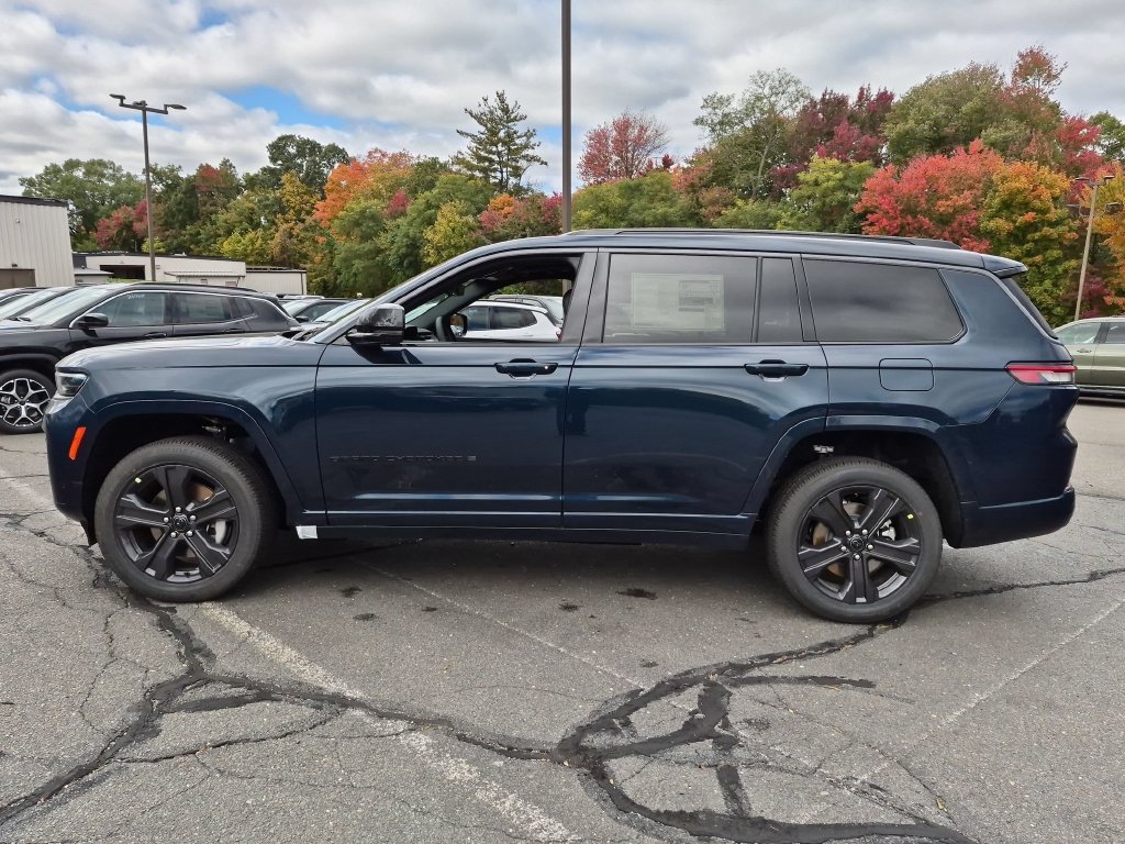 New 2027 Fathom Blue Pearl-Coat Paint Jeep Limited Reserve image 7