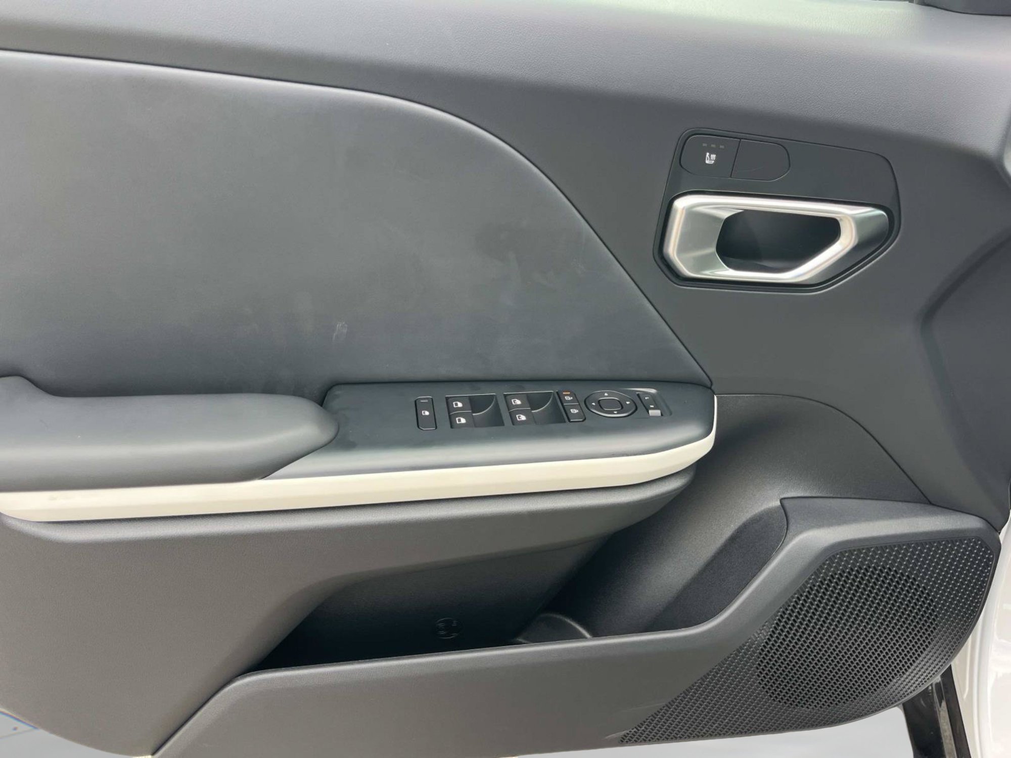 New 2026 Snow White Pearl Kia GT-Line image 20