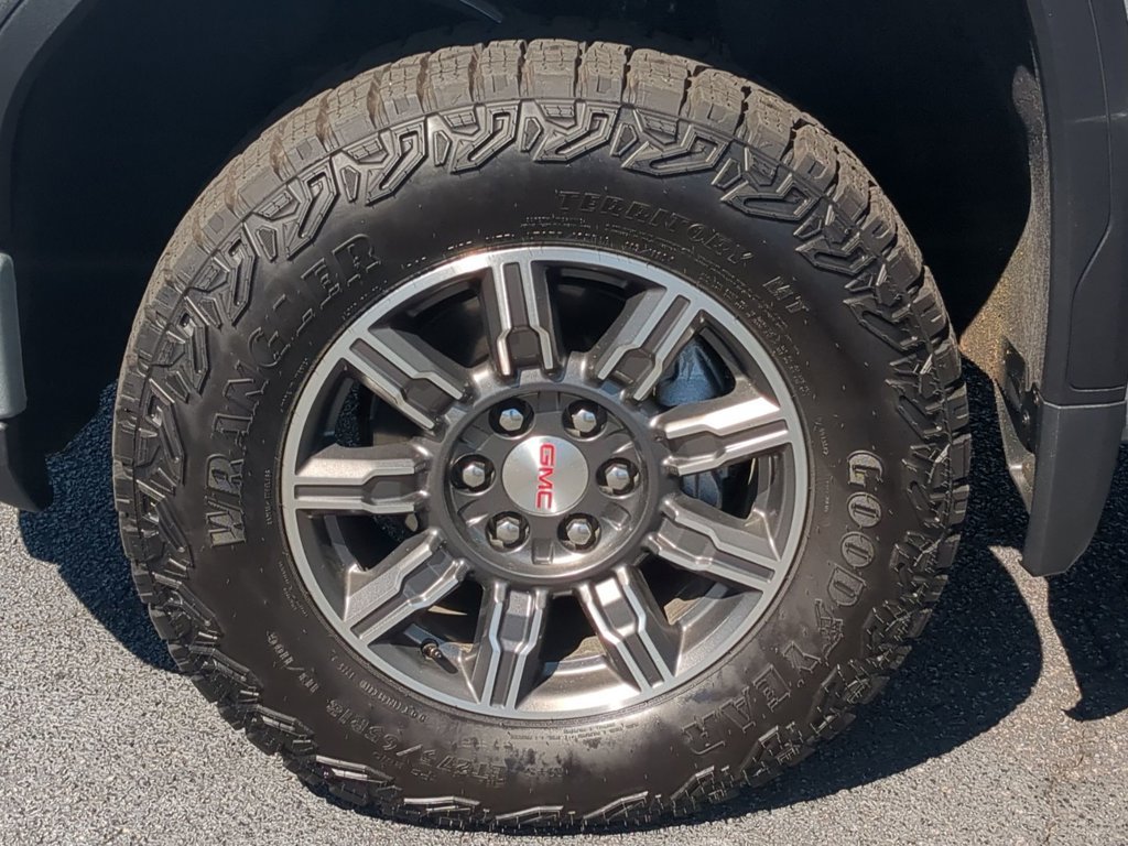 Used 2025 Sterling Metallic GMC AT4 image 10