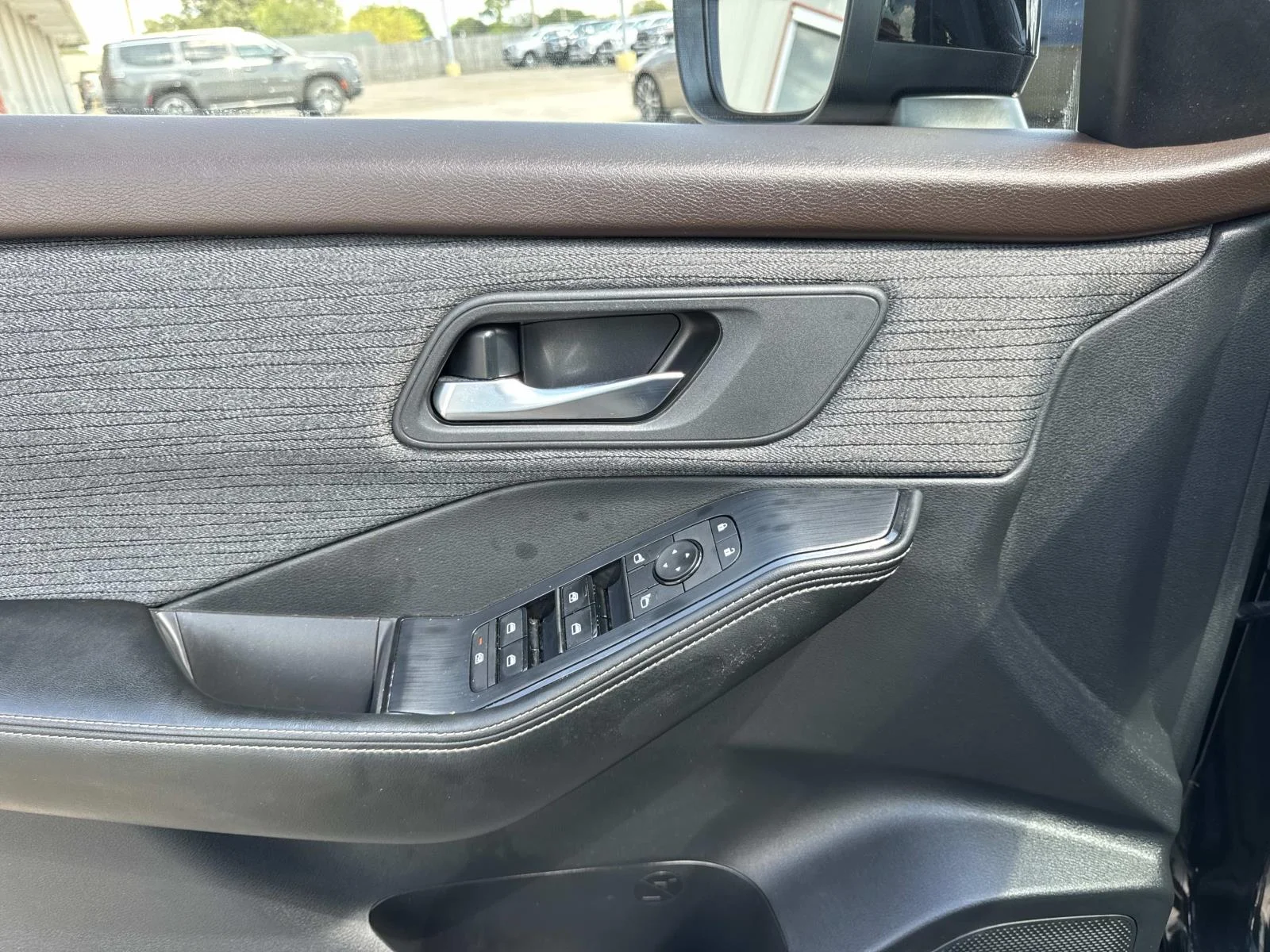 Used 2021 Super Black Nissan SV image 19