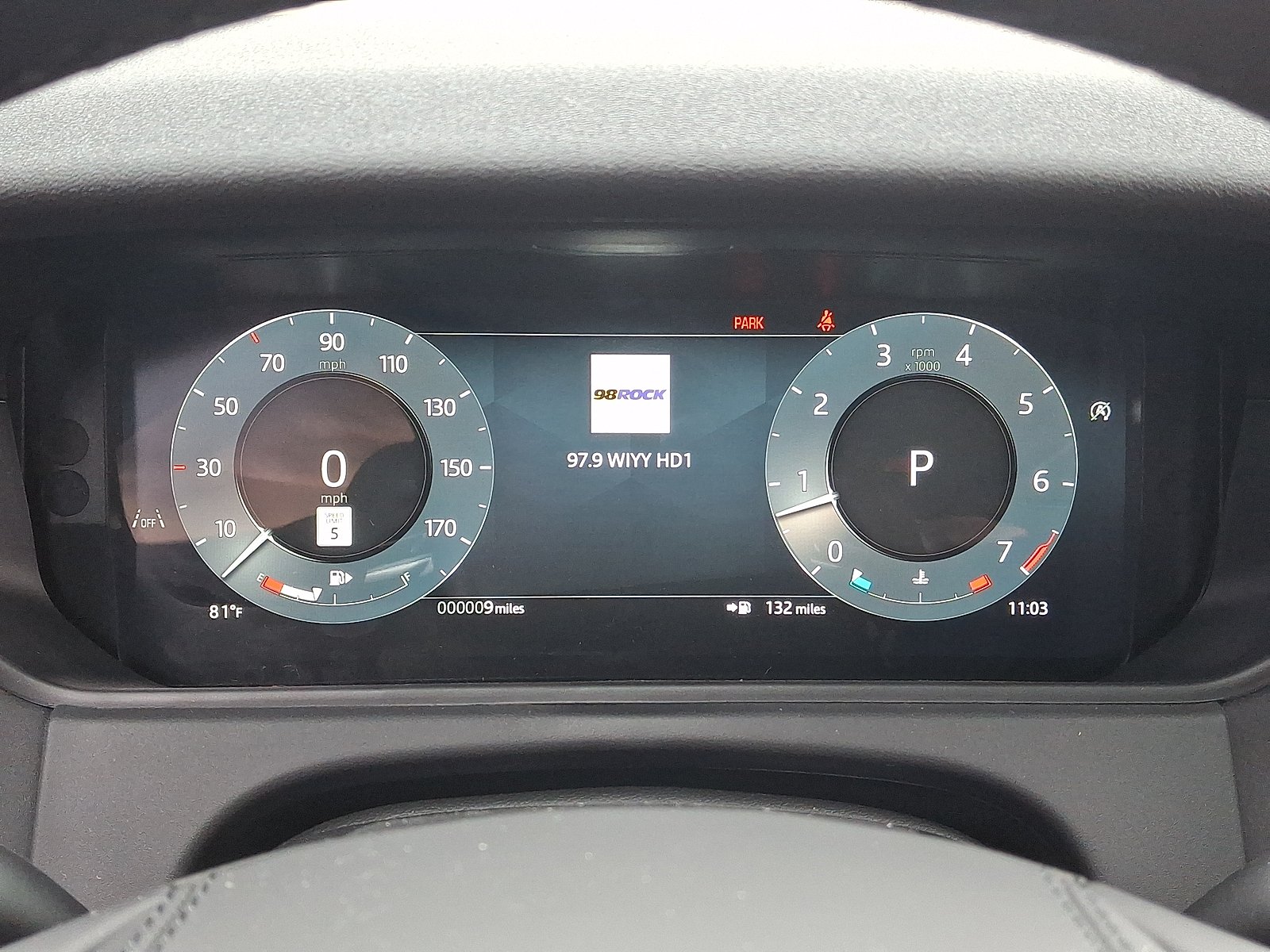 New 2026 Santorini Black Metallic - 1AG Land Rover S image 13
