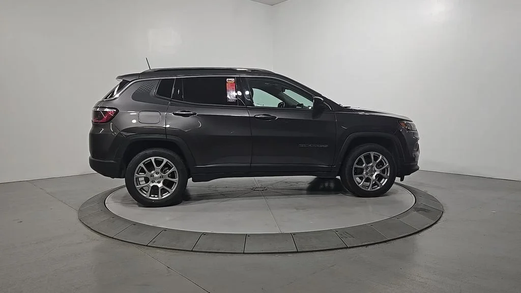 2022 Jeep Compass Latitude Lux - Photo 7