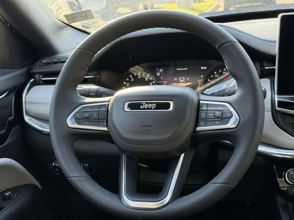 Used 2024 White Jeep Limited image 17