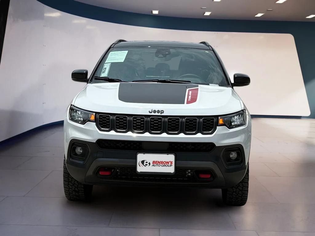 Used 2025 White Jeep Trailhawk image 8