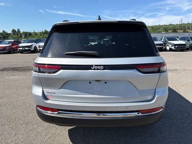 New 2026 Silver Zynith Exterior Paint Jeep Laredo image 6