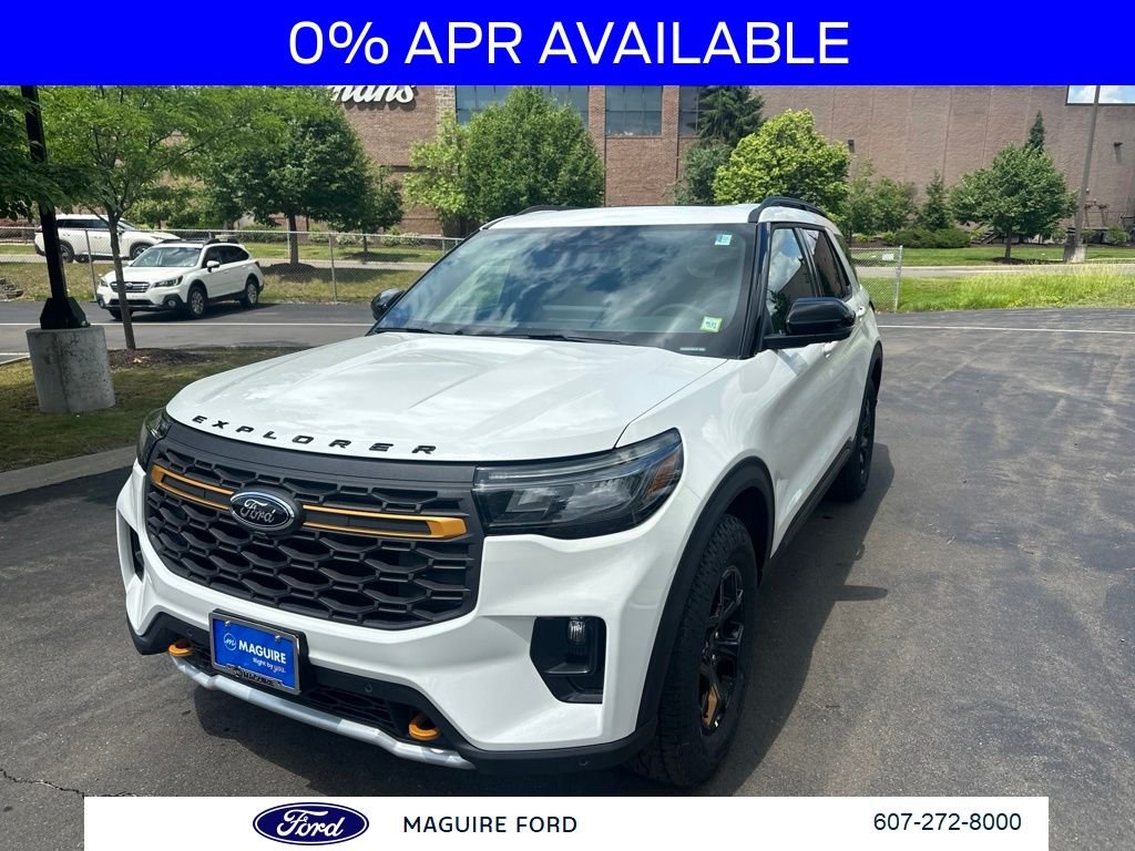New 2026 White Metallic Ford Tremor® image 8
