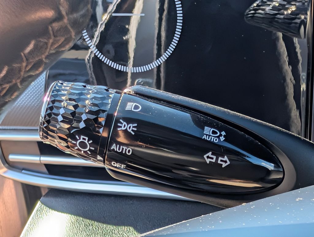 2024 Hyundai Elantra Limited - Photo 29