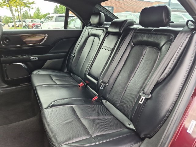 Used 2019 Red Lincoln Reserve image 24