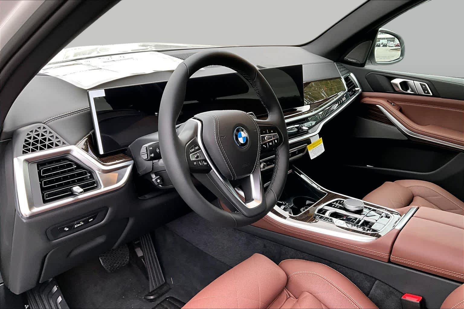 New 2026 Alpine White BMW xDrive50e image 9