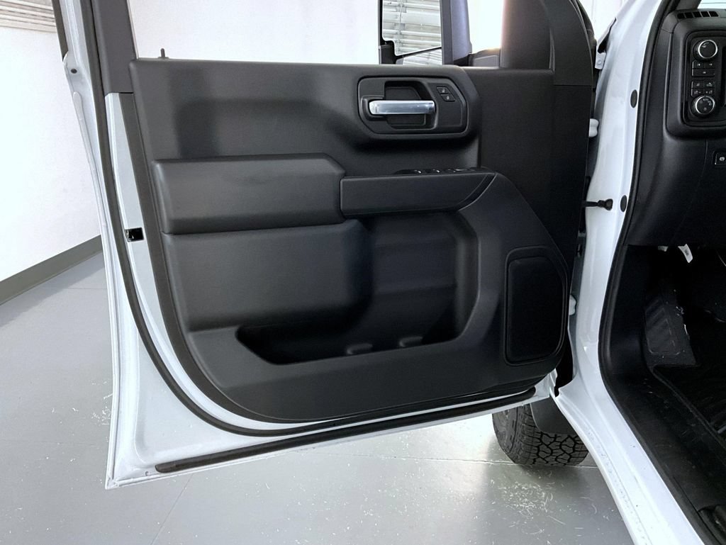 2026 Chevrolet Silverado 2500 HD Custom - Photo 9