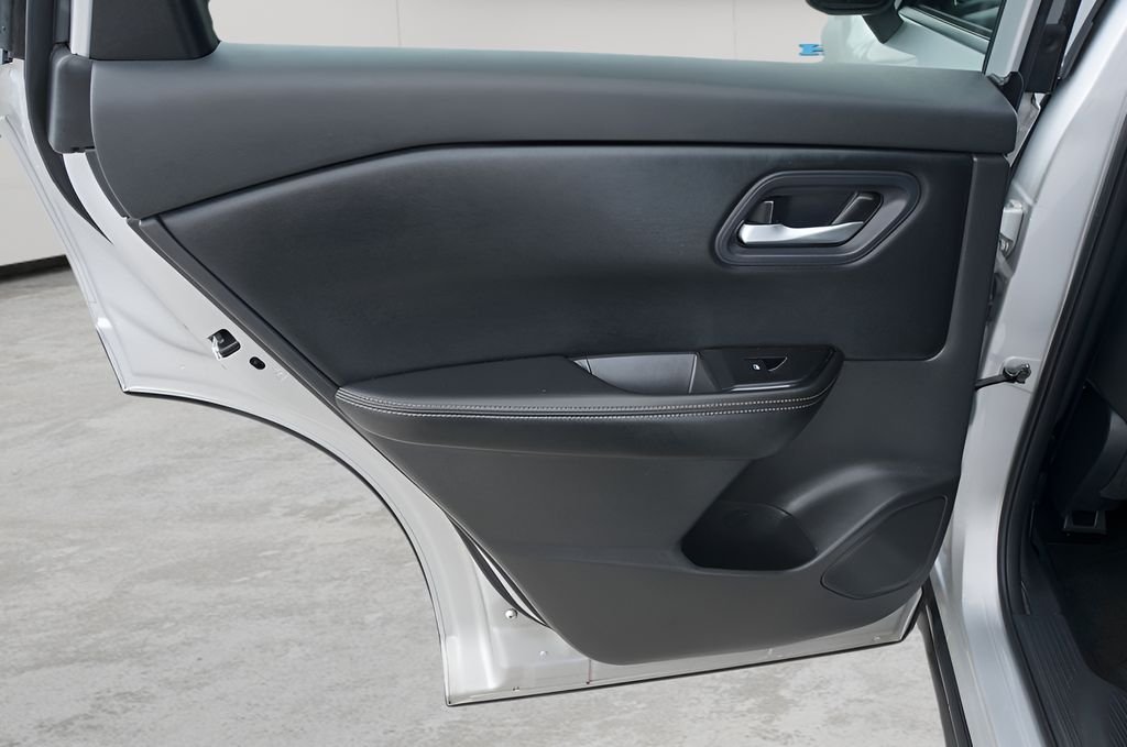 Used 2024 Brilliant Silver Metallic Nissan SV image 11