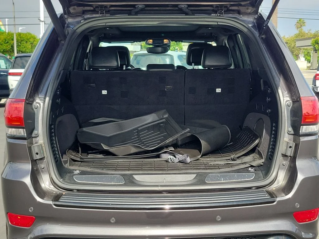 Used 2020 Crystal Metallic Jeep SRT image 27