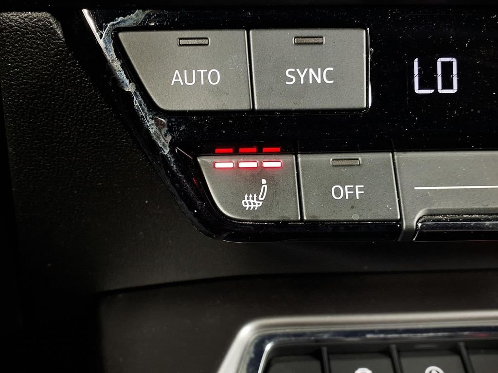Used 2024  Audi 40 Premium image 16