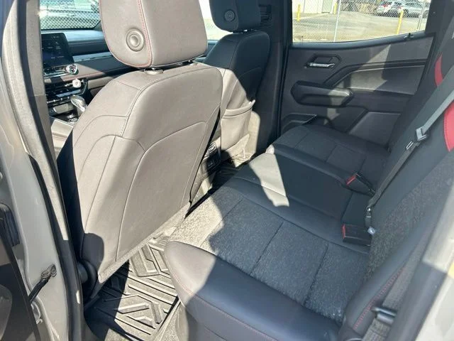 Used 2023  Chevrolet Z71 image 18