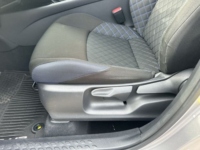 Used 2020 Silver Toyota XLE image 25