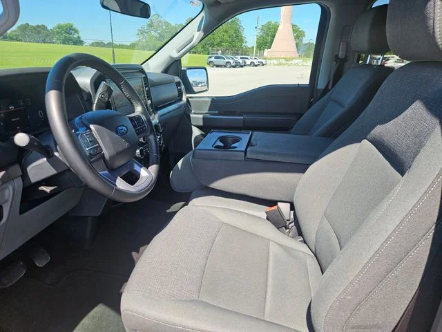 Used 2025 Black Ford XLT image 9