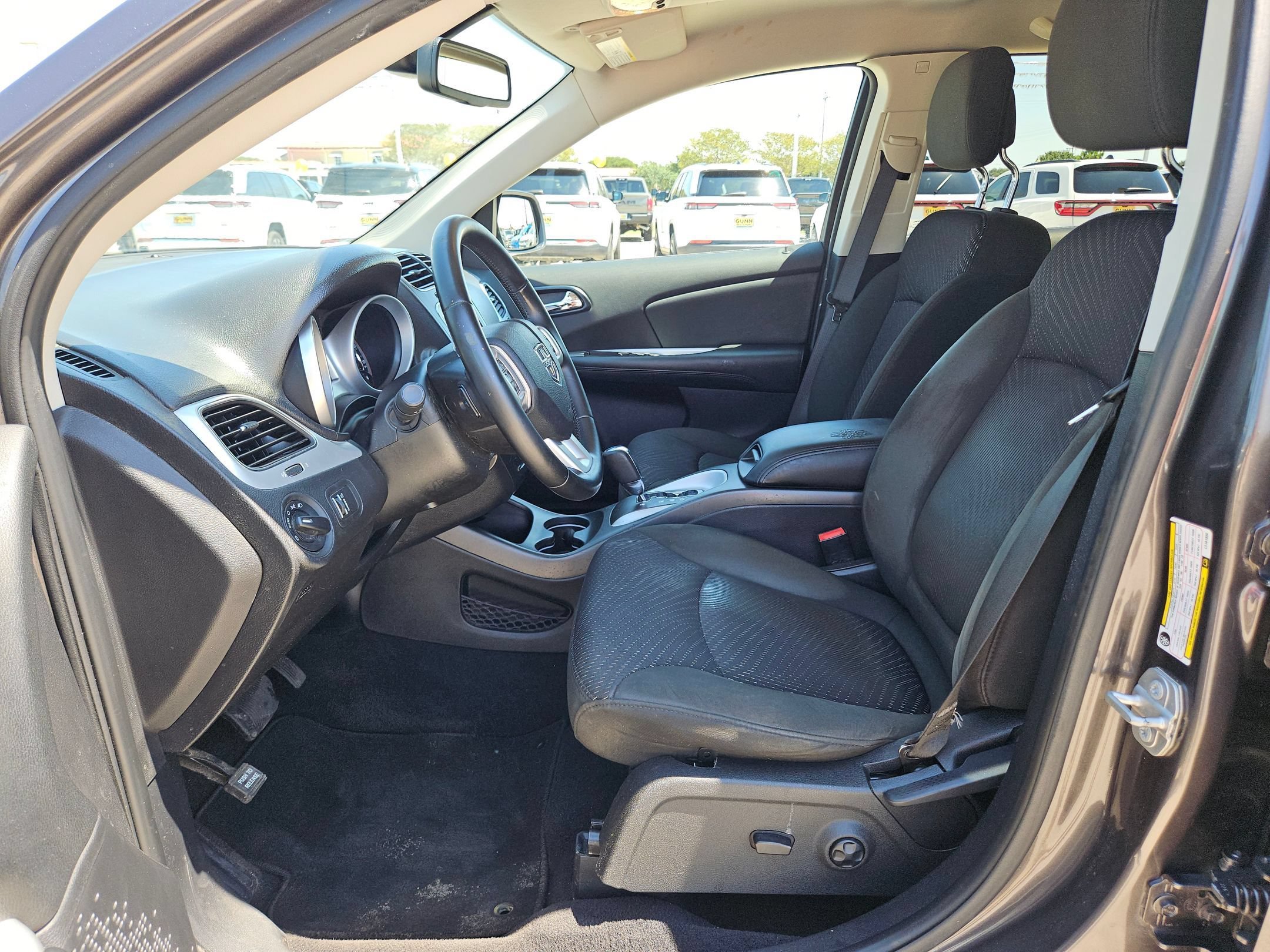Used 2020 Granite Pearlcoat Dodge SE Value image 9
