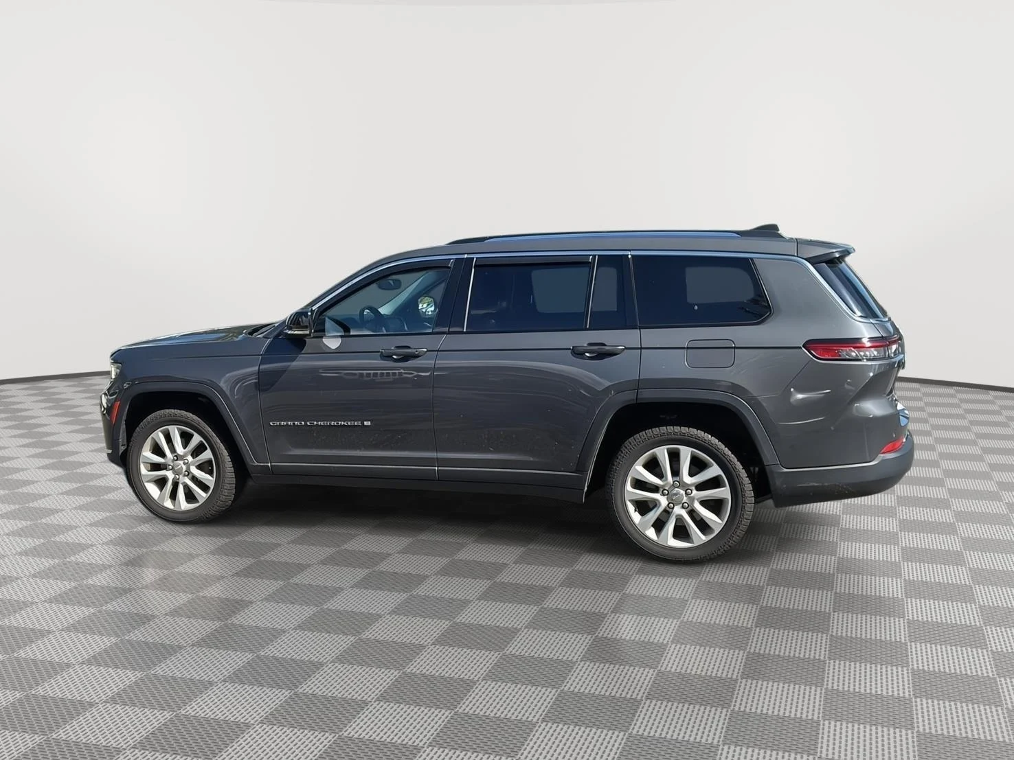Used 2021 Silver Zynith Jeep Limited image 8