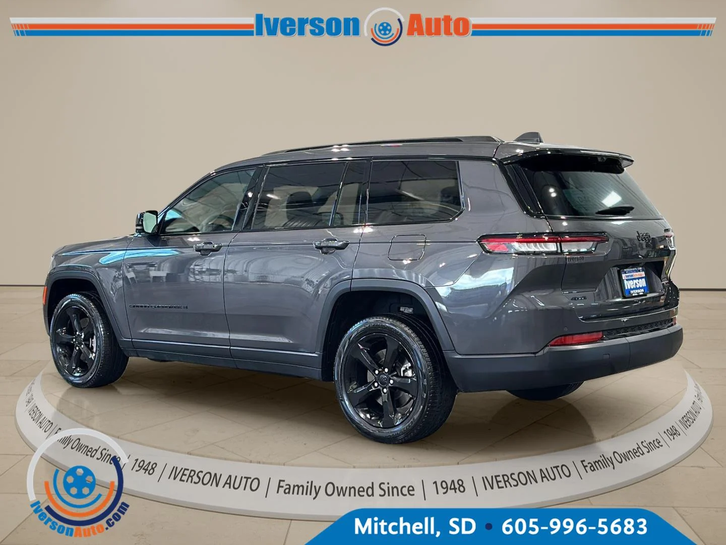 Used 2024 Baltic Gray Metallic Clearcoat Jeep Limited image 5