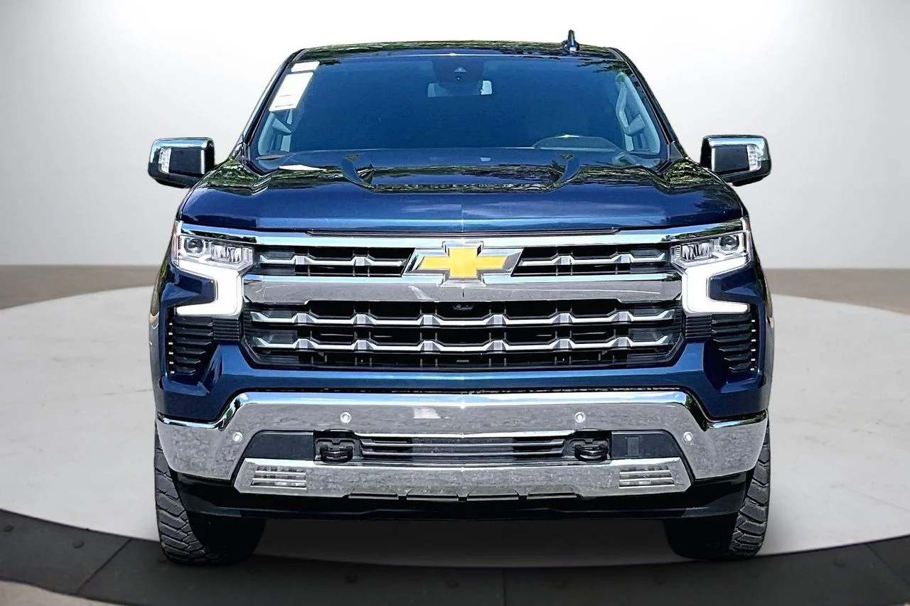 Used 2023 Blue Chevrolet LTZ image 3