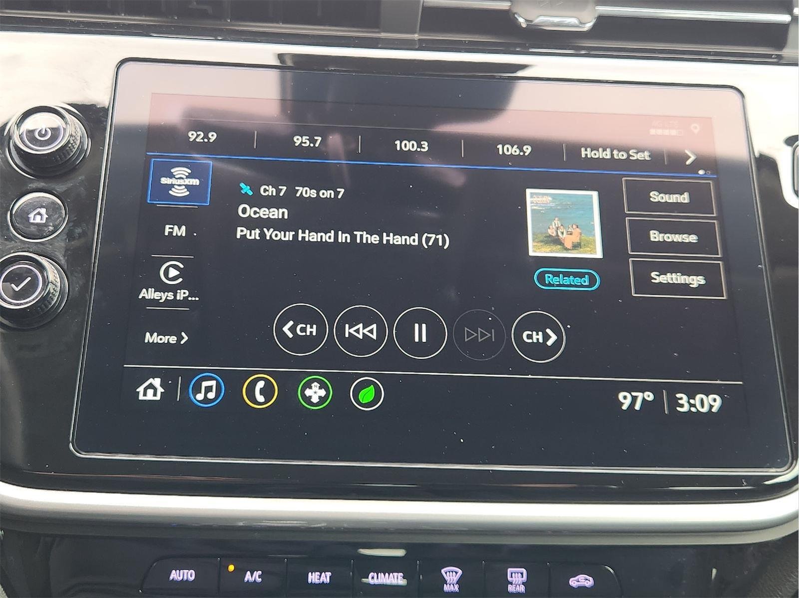 2023 Chevrolet Bolt EUV Premier - Photo 17