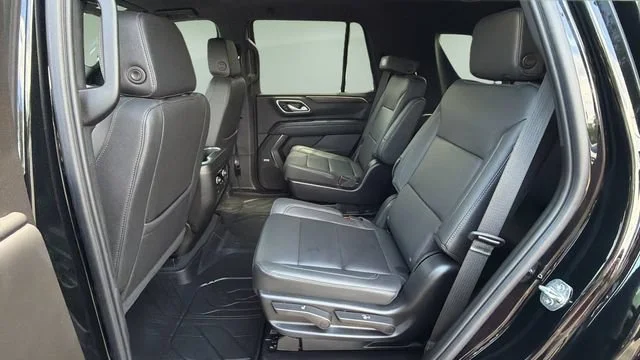 Used 2024 Black Chevrolet Z71 image 19