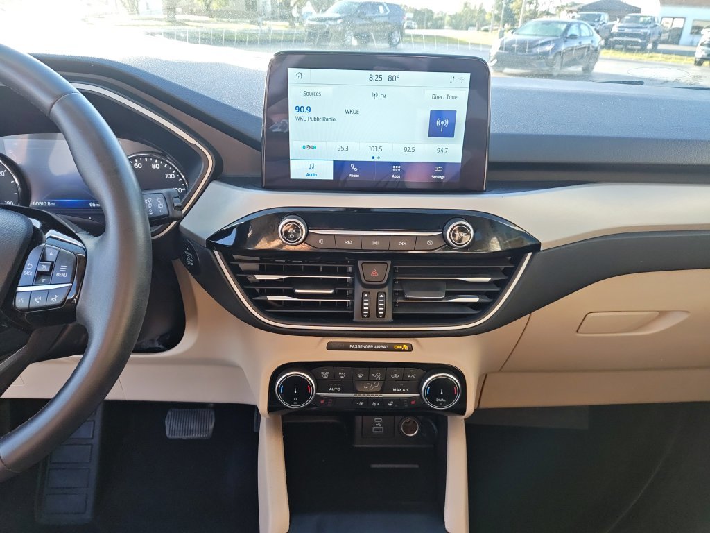 Used 2022 White Ford SEL image 21