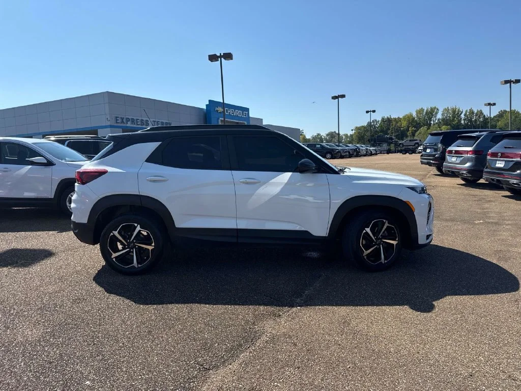Used 2023 White Chevrolet RS image 7