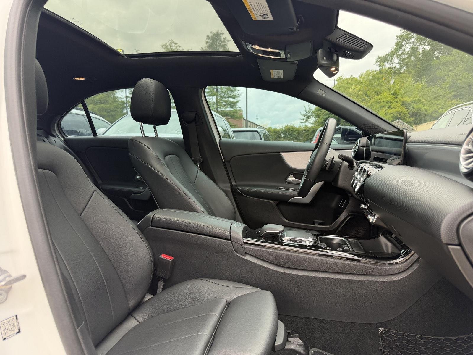 Used 2019 Polar White Mercedes-Benz A 220 image 28