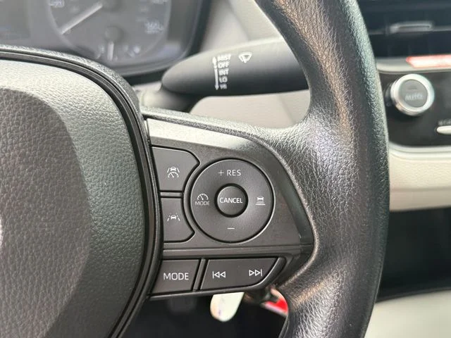 Certified Used 2025  Toyota LE image 17