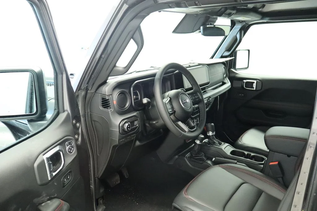 New 2026 Granite Crystal Metallic Clear-Coat Exterior Paint Jeep Rubicon X image 27