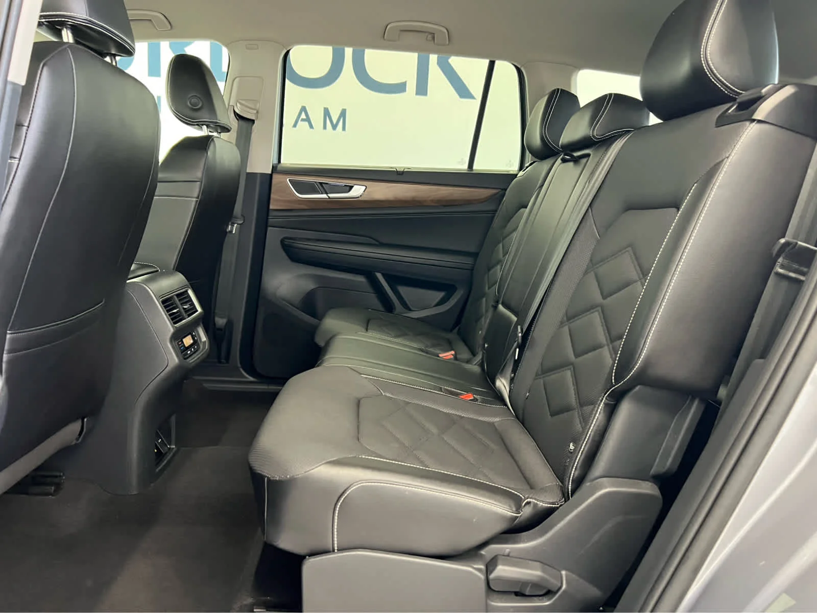 2025 Volkswagen Atlas SEL Premium R-Line - Photo 24