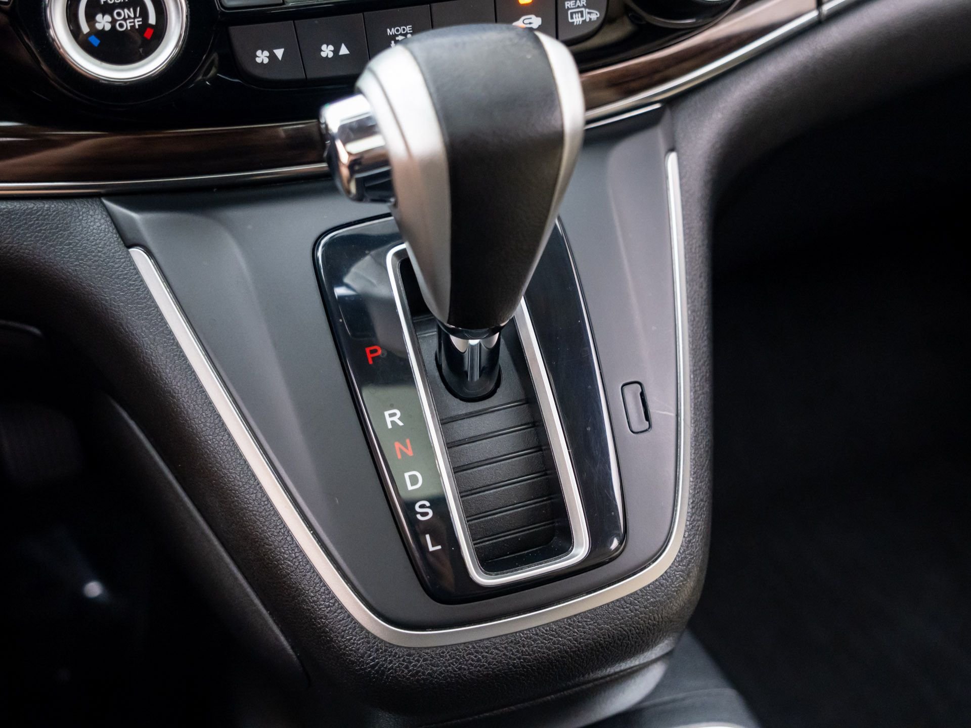 Used 2016 White Honda EX-L image 24