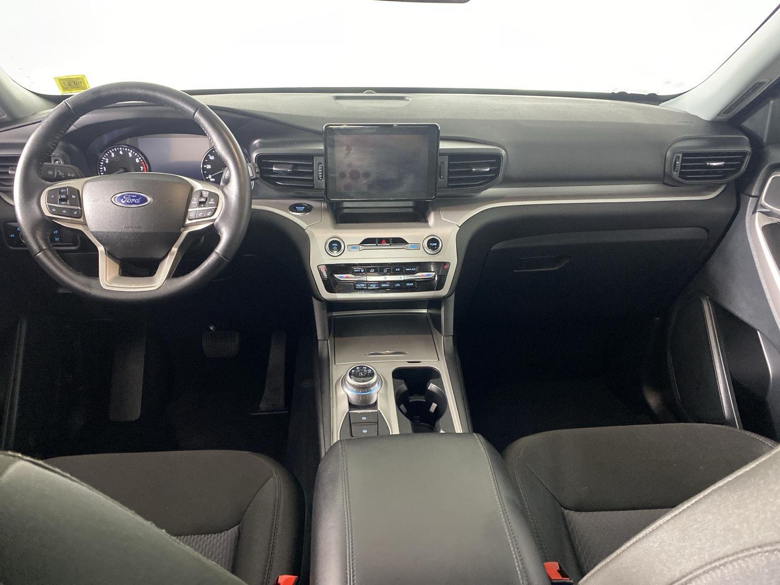 Used 2024 Iconic Silver Ford XLT image 34