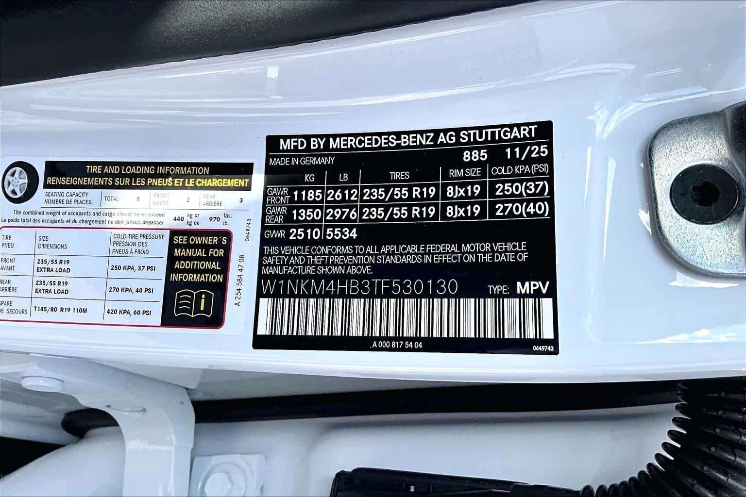 New 2026 MANUFAKTUR Moonlight White Metallic Mercedes-Benz GLC 300 image 13